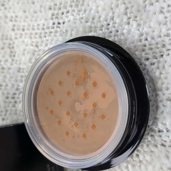 V KOSMETIK Loose Powder in N08 COOL NEUTRAL, 8g/0.28oz - Picture 3 of 11